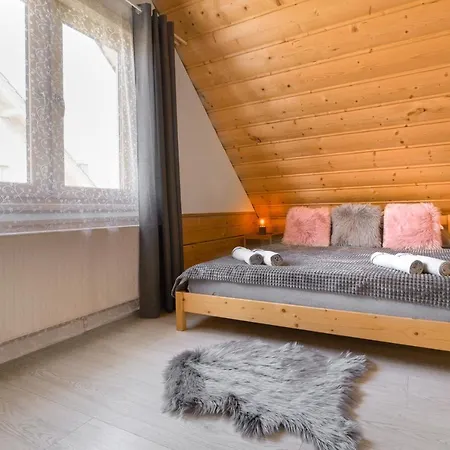 山林小屋 Bajkowe